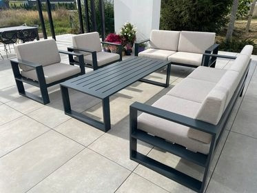 A set of garden and patio furniture Leonhard Garden garden furniture set made of metal, 5 pieces.